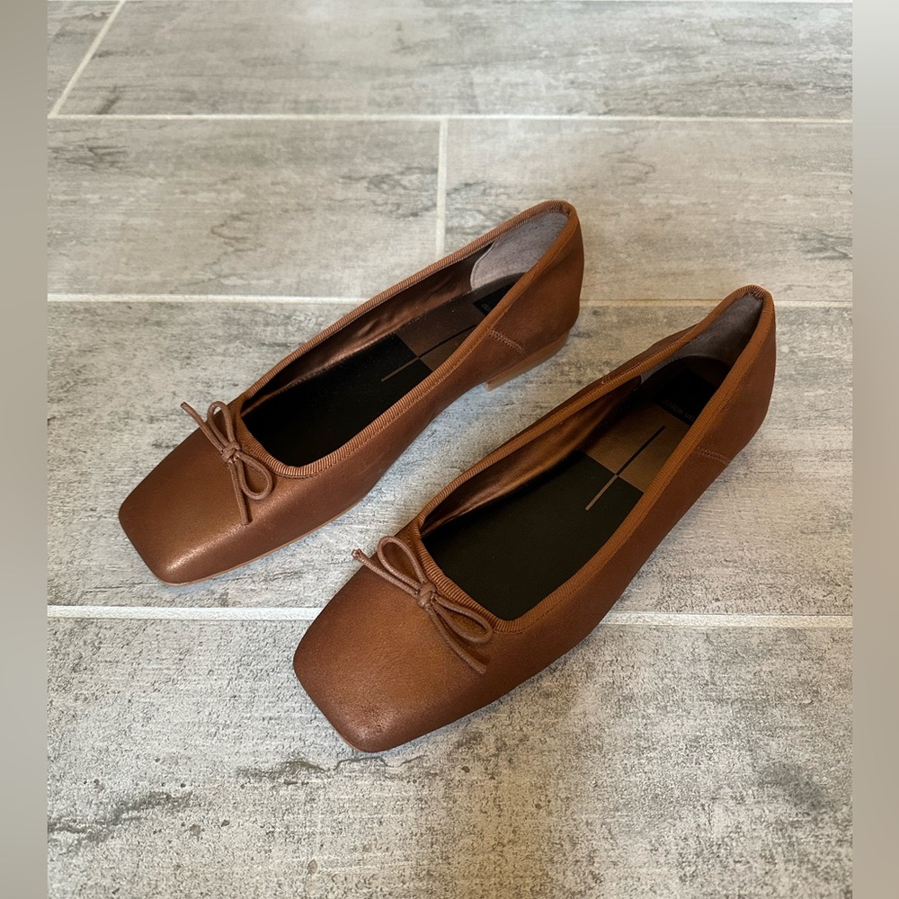 Dolce Vita Brown Flats with Bow Detail - Picture 4 of 10